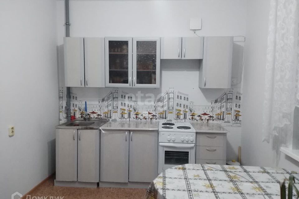 Продаётся 4-комнатная квартира, 90.8 м²