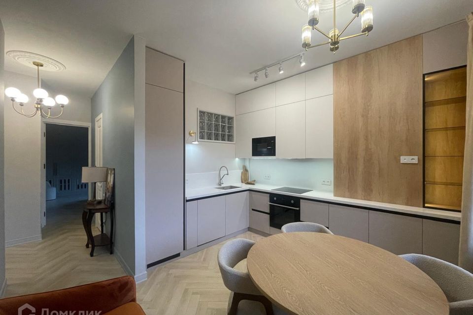 Продаётся 2-комнатная квартира, 61.2 м²