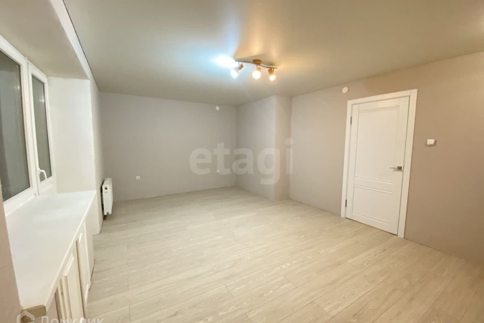Продаётся 1-комнатная квартира, 49 м²