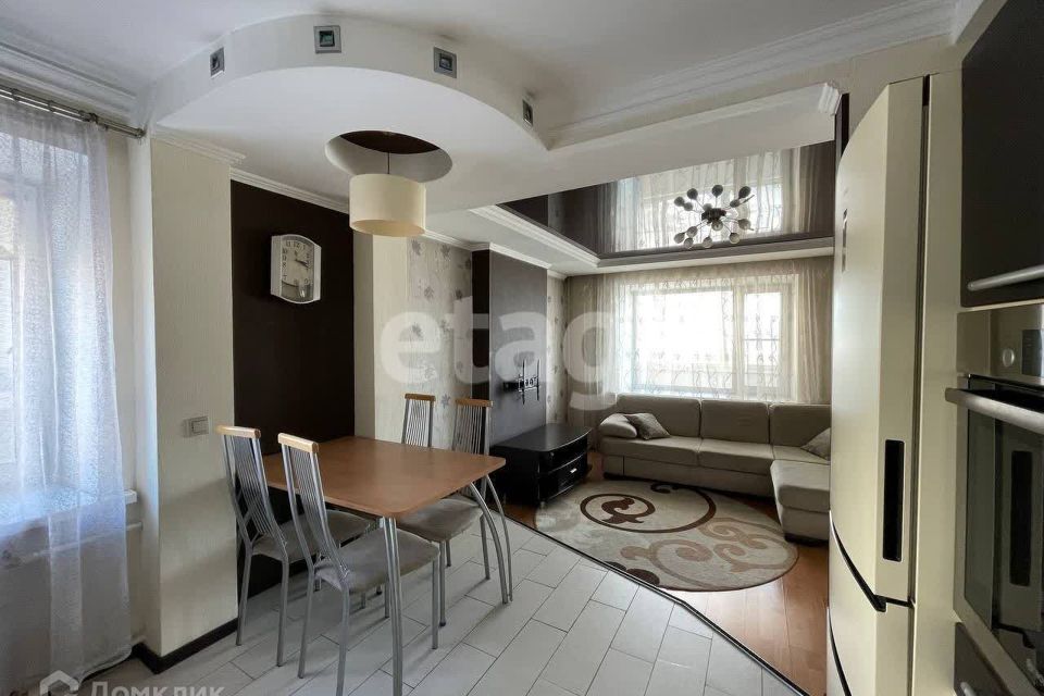 Продаётся 4-комнатная квартира, 74.1 м²