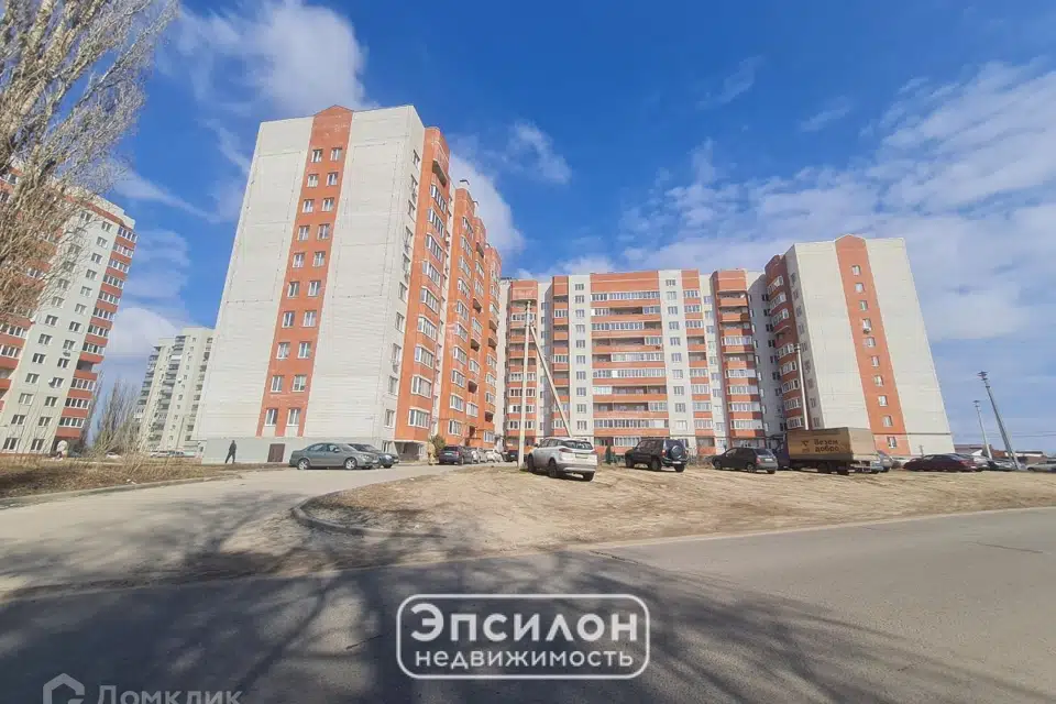 Продаётся 3-комнатная квартира, 105 м²