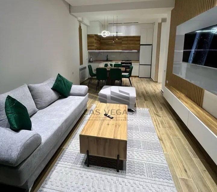 Сдаётся 2-комнатная квартира, 76.5 м²