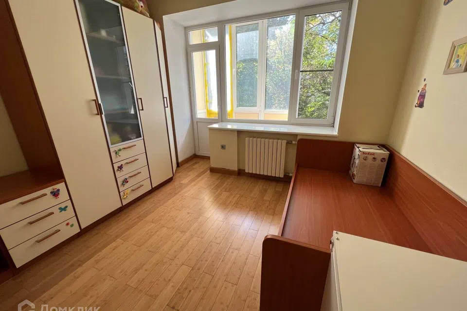 Продаётся 3-комнатная квартира, 72.5 м²