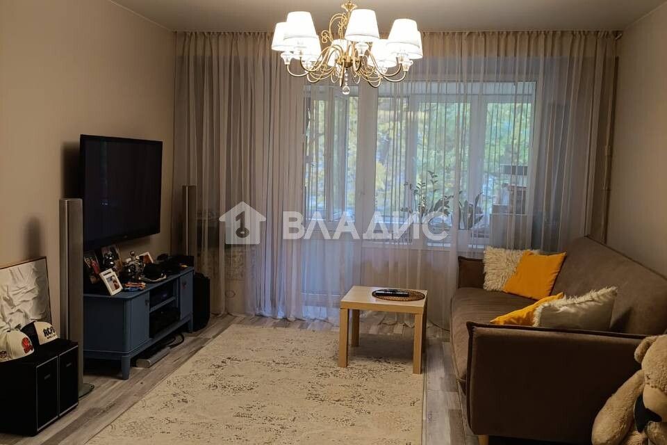 Продаётся 4-комнатная квартира, 75.7 м²