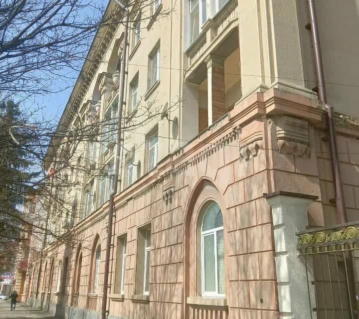 Сдаётся 2-комнатная квартира, 73 м²