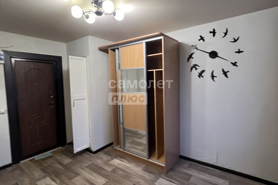Продаётся комната в 5-комн. квартире, 11.9 м²