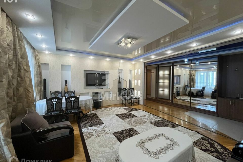 Сдаётся 2-комнатная квартира, 100 м²