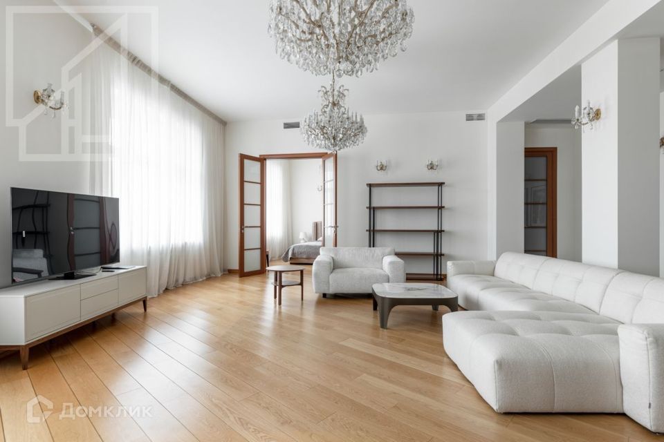 Сдаётся 3-комнатная квартира, 140 м²