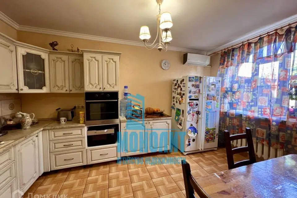 Продаётся 2-этажный дом, 175 м²