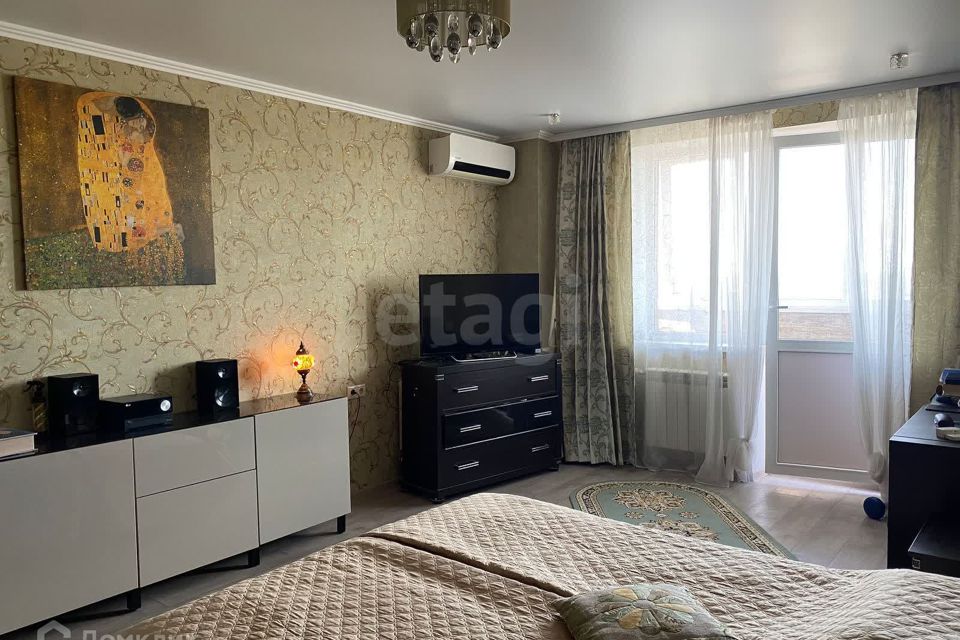 Продаётся 3-комнатная квартира, 106 м²