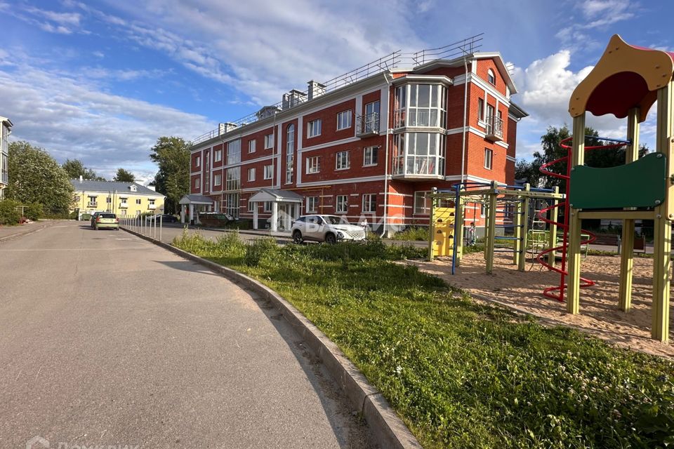 Продаётся 3-комнатная квартира, 97.3 м²