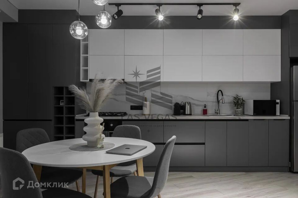 Сдаётся 1-комнатная квартира, 63 м²