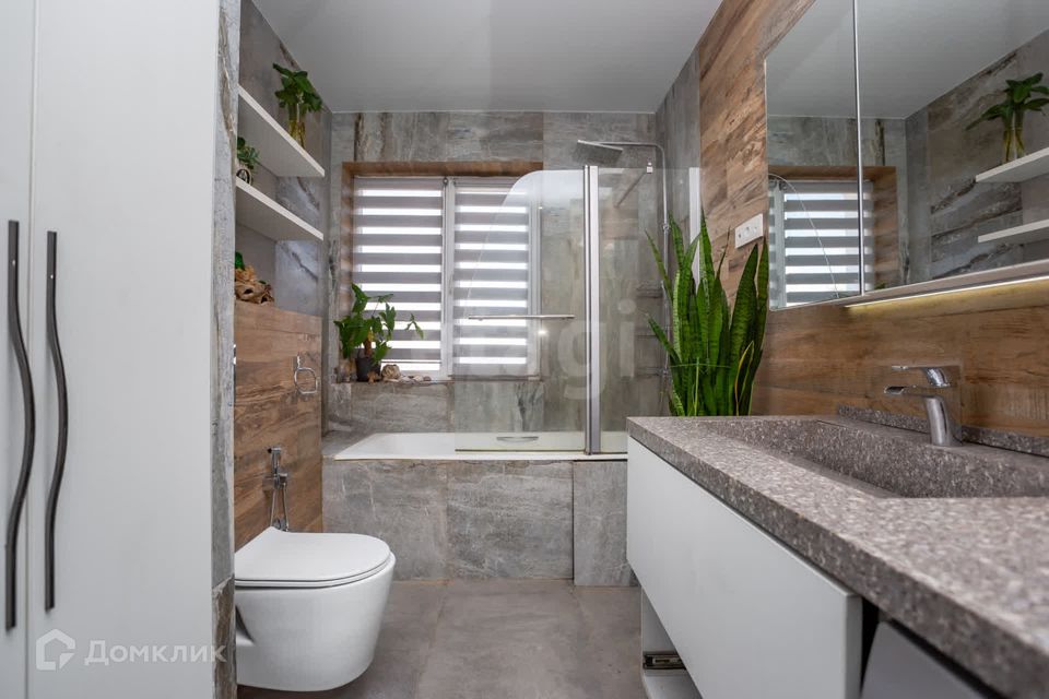 Продаётся 4-комнатная квартира, 82 м²