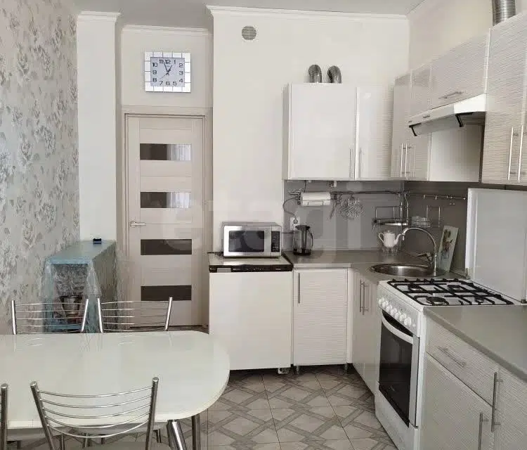 Продаётся 1-комнатная квартира, 51.8 м²