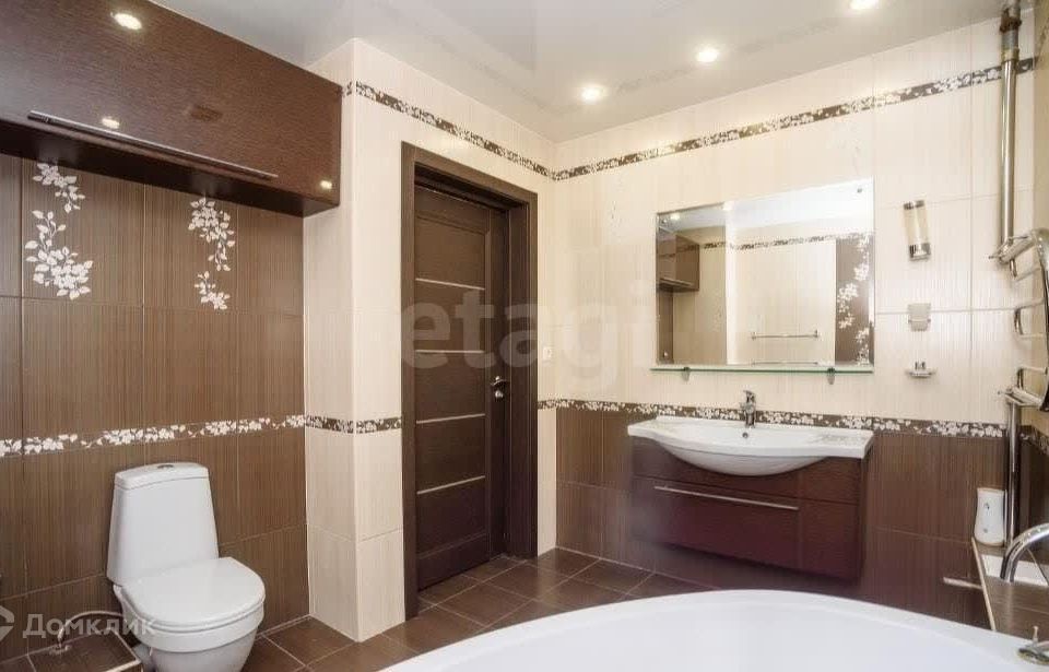 Продаётся 2-комнатная квартира, 81 м²