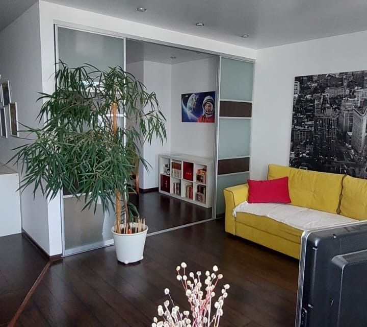Продаётся 1-комнатная квартира, 53.6 м²