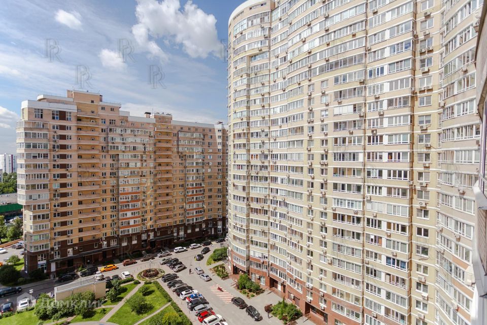 Продаётся 4-комнатная квартира, 155 м²