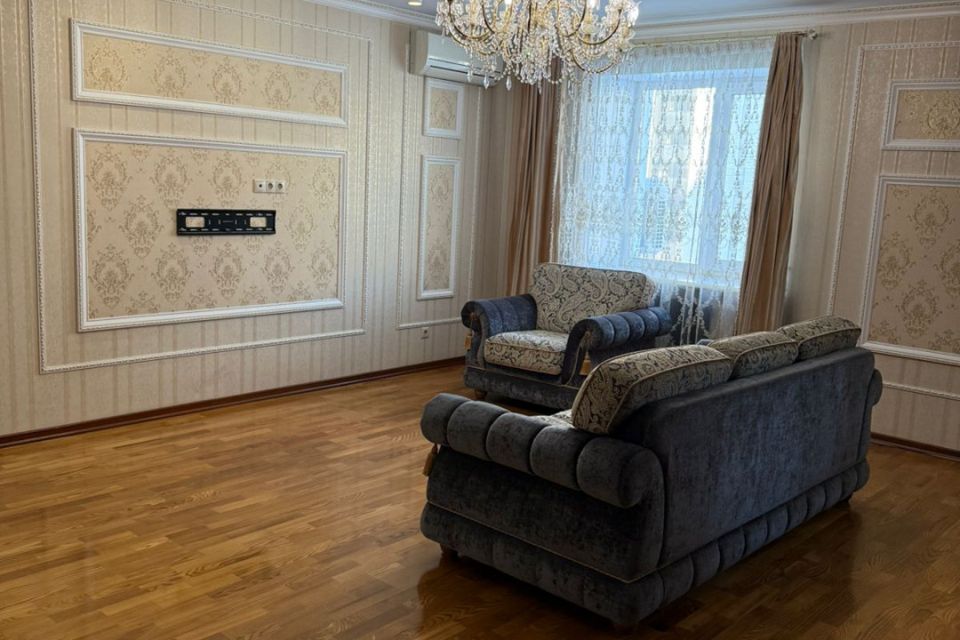 Продаётся 4-комнатная квартира, 121 м²