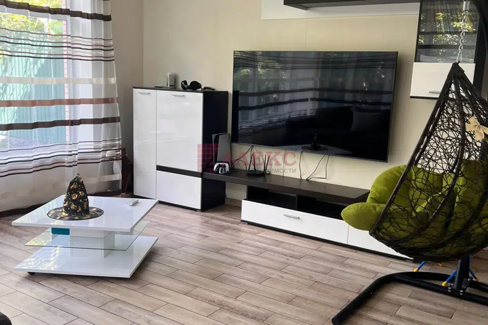 Продаётся 3-этажный дом, 205 м²