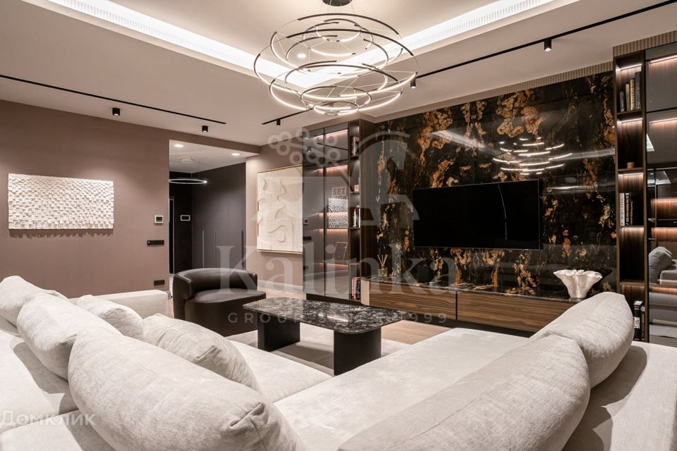 Продаётся 3-комнатная квартира, 144 м²