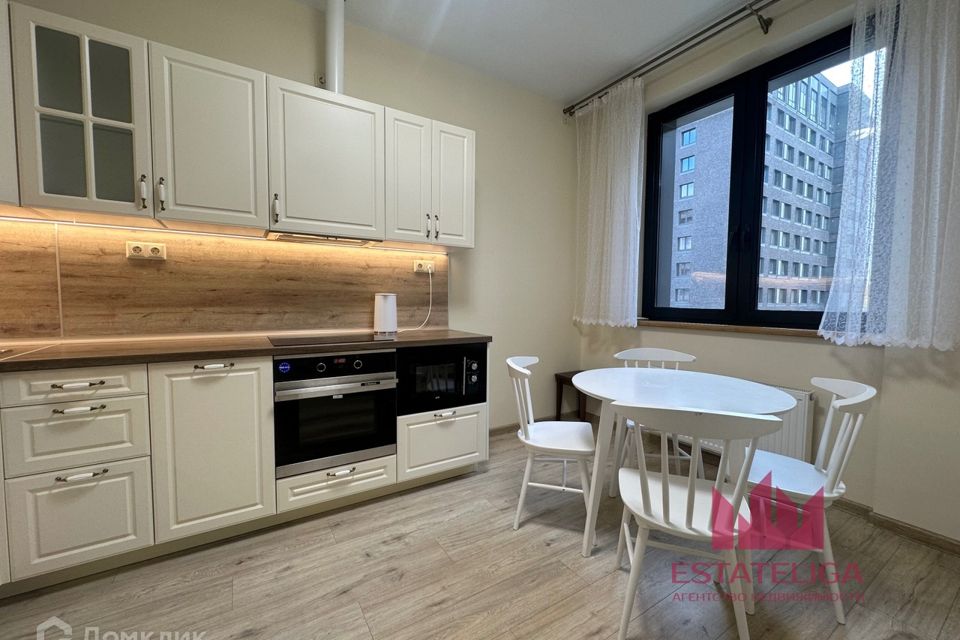 Сдаётся 2-комнатная квартира, 66.5 м²