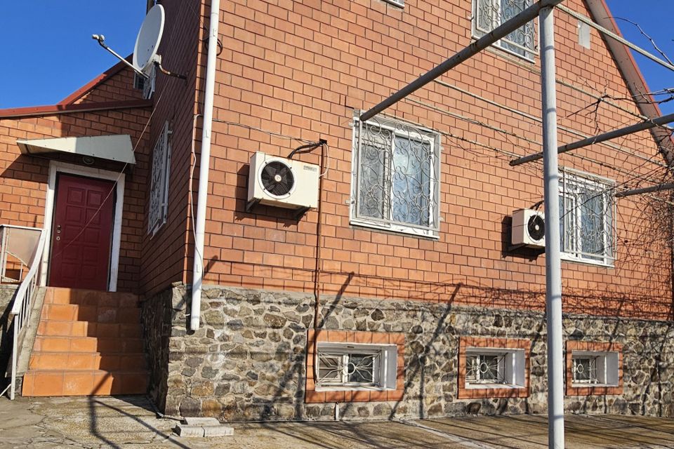 Продаётся 2-этажный дом, 203.5 м²