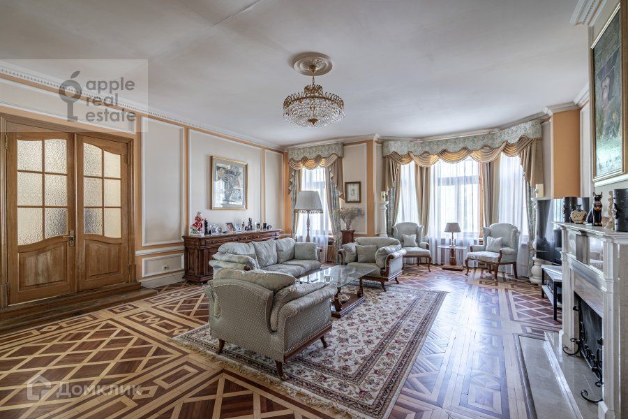 Сдаётся 4-комнатная квартира, 160 м²
