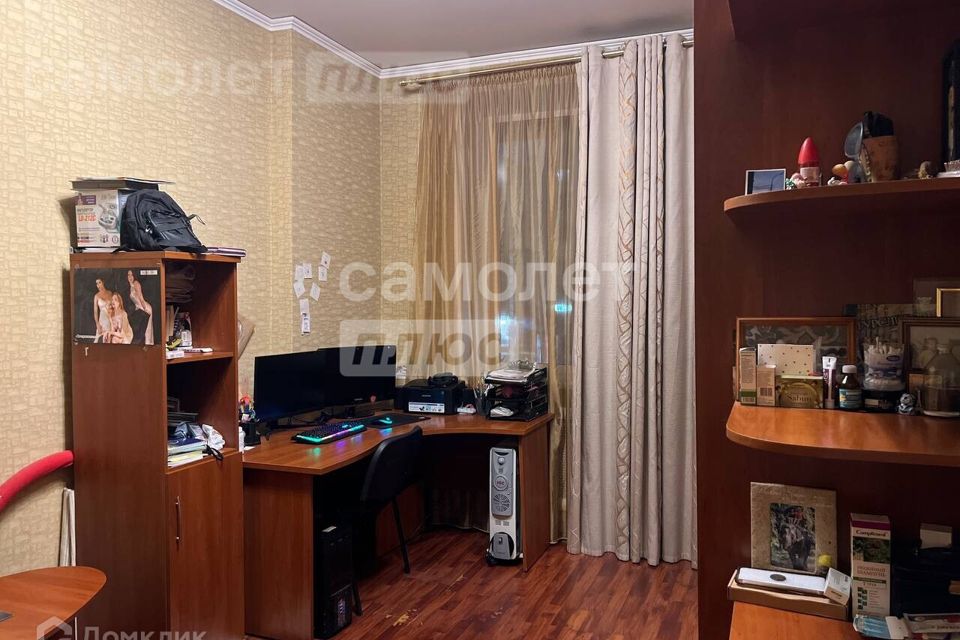 Продаётся 4-комнатная квартира, 99.7 м²