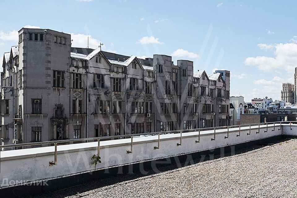 Продаётся 6-комнатная квартира, 300 м²