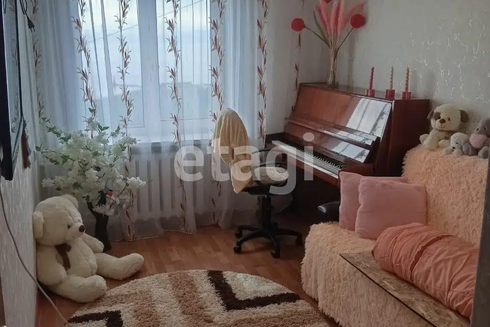 Продаётся 3-комнатная квартира, 57 м²