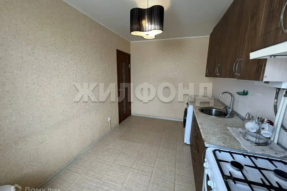 Продаётся 4-комнатная квартира, 70.5 м²