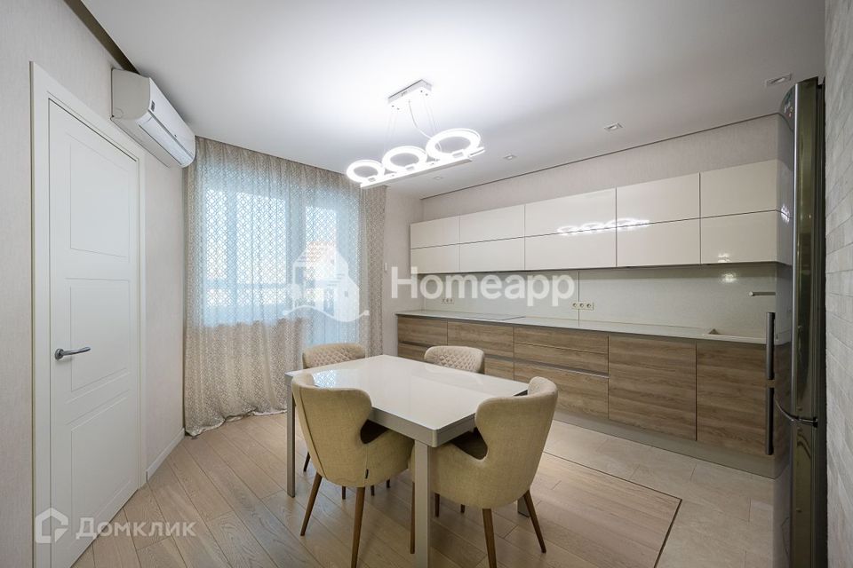 Продаётся 2-комнатная квартира, 81 м²