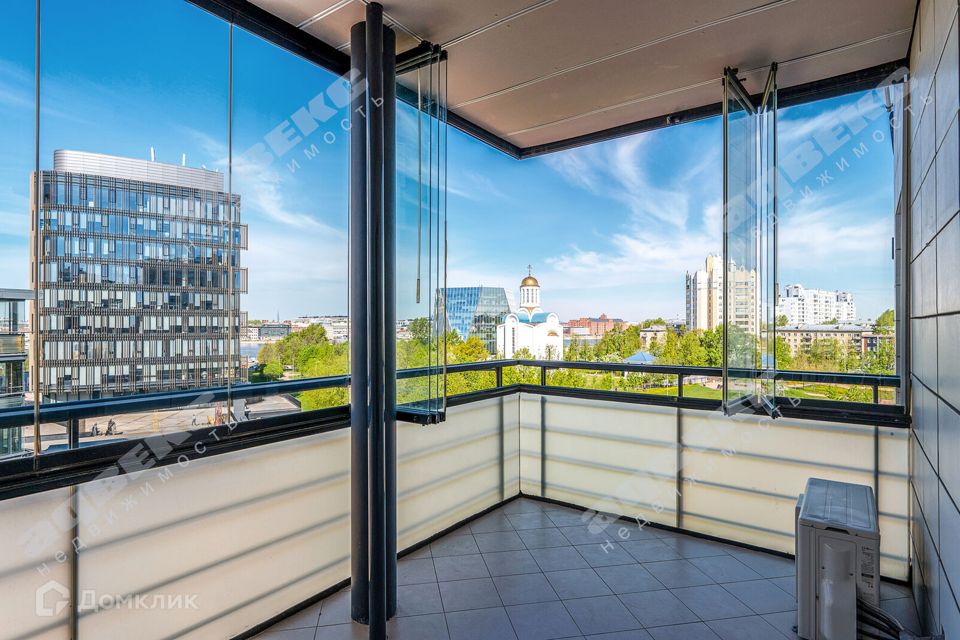 Продаётся 1-комнатная квартира, 61.74 м²