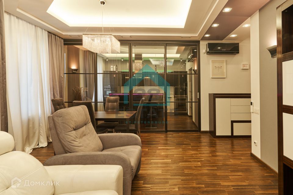 Продаётся 3-комнатная квартира, 107.7 м²