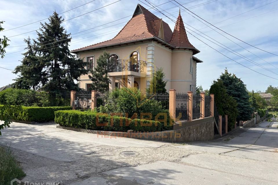 Продаётся 2-этажный дом, 500 м²