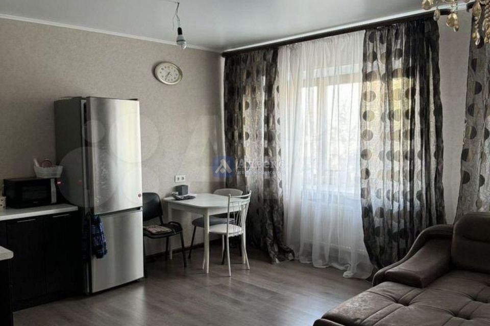 Продаётся 1-комнатная квартира, 59.8 м²
