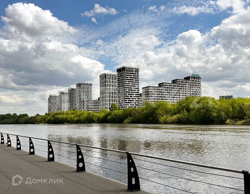 Продаётся 4-комнатная квартира, 136.6 м²