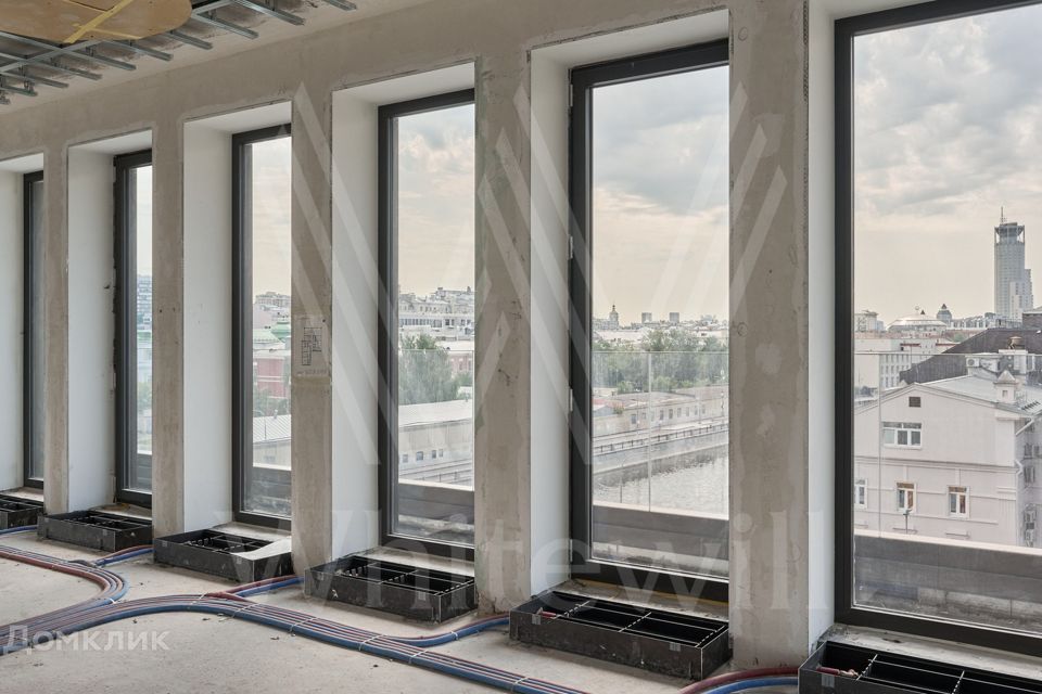 Продаётся 6-комнатная квартира, 261 м²
