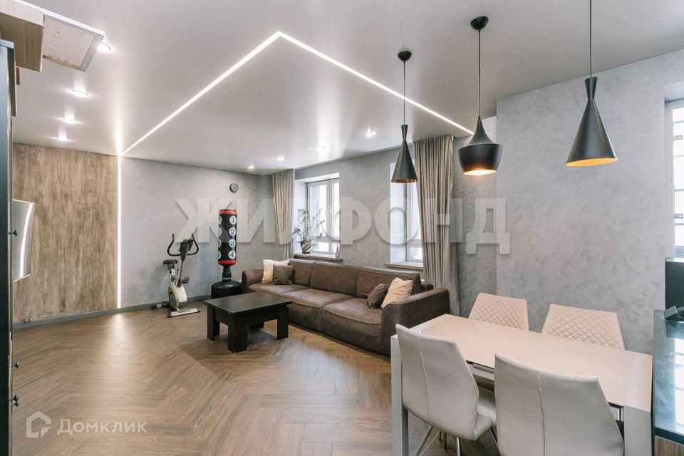 Продаётся 3-комнатная квартира, 107 м²