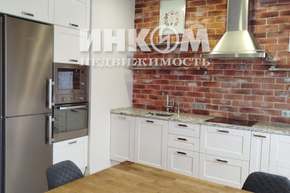 Сдаётся 2-комнатная квартира, 76 м²