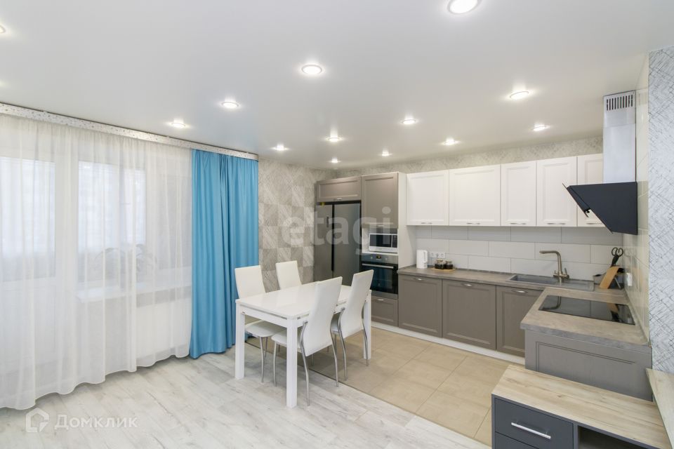 Продаётся 2-комнатная квартира, 63.7 м²