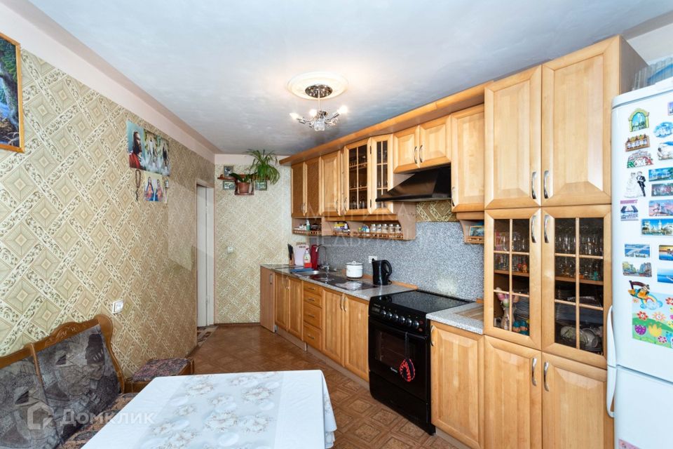 Продаётся 4-комнатная квартира, 90 м²