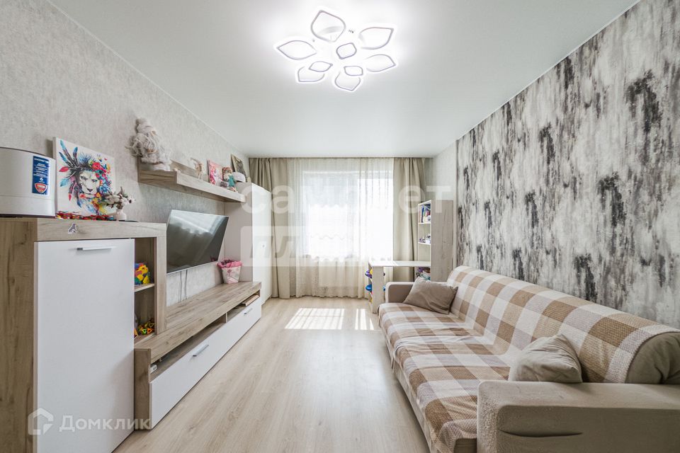 Продаётся 1-комнатная квартира, 41.2 м²