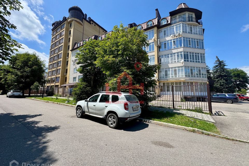 Продаётся 3-комнатная квартира, 101 м²