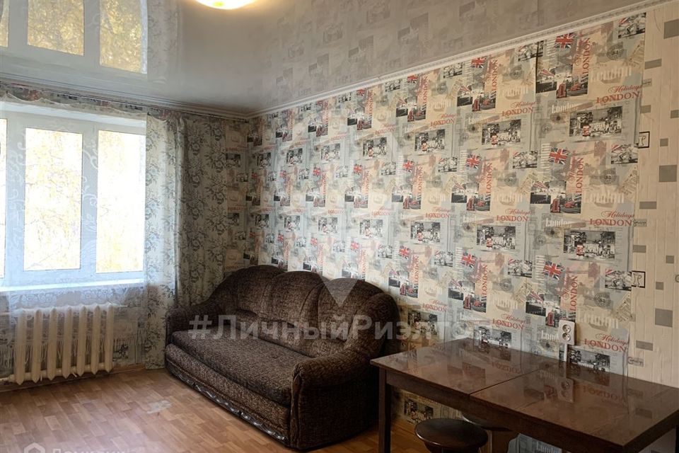Продаётся комната в 4-комн. квартире, 18 м²