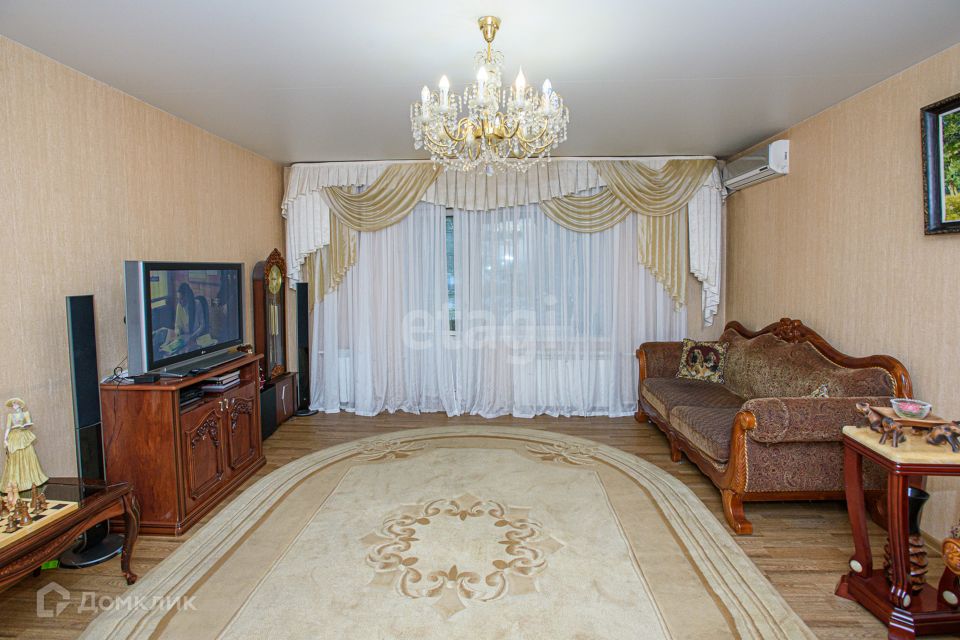 Продаётся 4-комнатная квартира, 95.2 м²