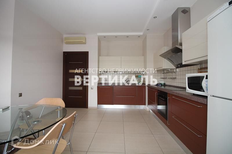 Сдаётся 3-комнатная квартира, 150 м²