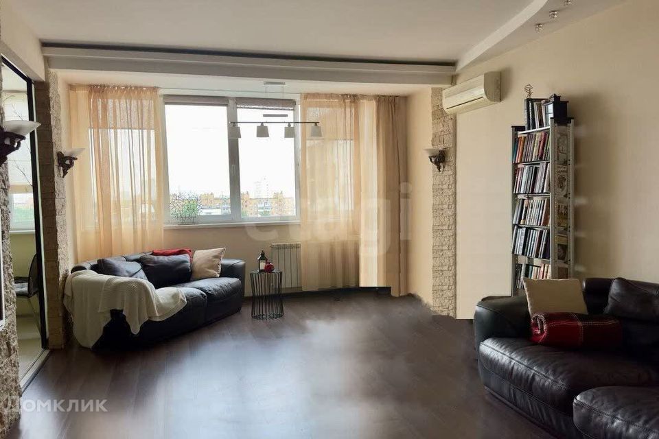 Продаётся 4-комнатная квартира, 141 м²