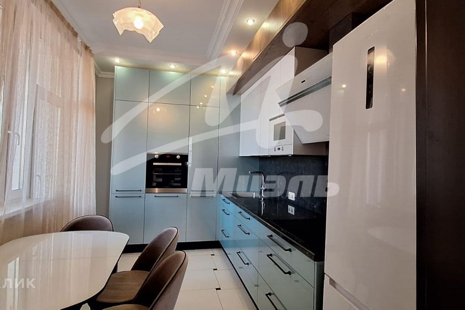 Сдаётся 4-комнатная квартира, 120 м²