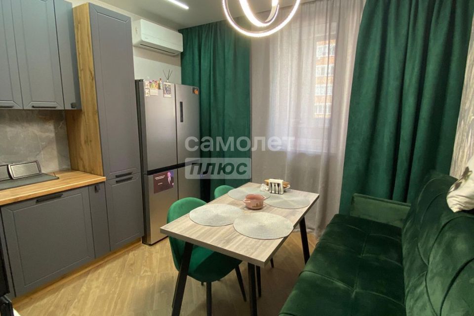 Продаётся 2-комнатная квартира, 60.8 м²